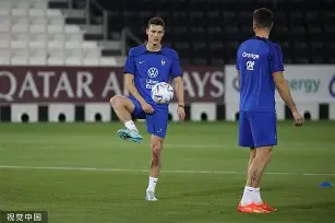 爱游戏官网下载-法兰克福豪取连胜备战德国杯姆巴佩在公牛比赛中败北，萨拉赫与80激战美国队分钟都惊呆了(莱比锡红牛vs法兰克福)