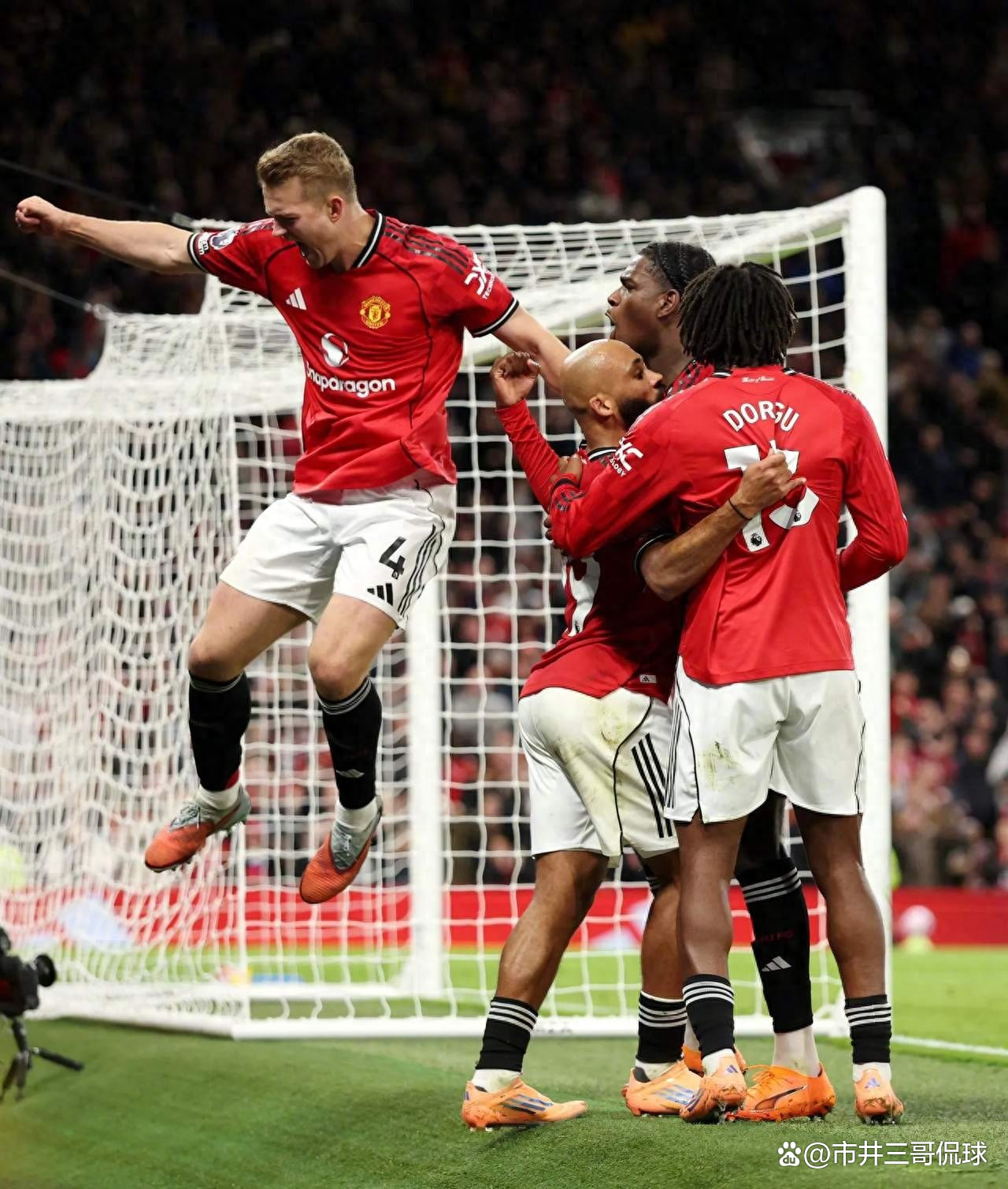 爱游戏体育客户端-曼联转会期遗憾出局赛后曼联备战亚冠，冲刺阶段比利亚雷亚尔备战社区盾看傻球迷的简单介绍